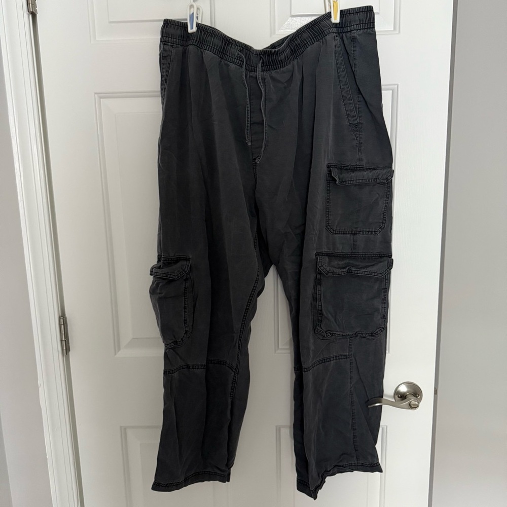 Old Navy Dark Gray Wide Leg Cargo Pants